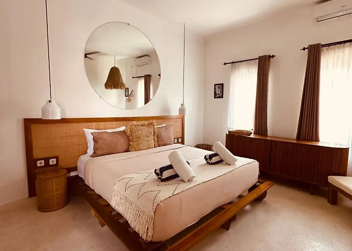 Song Hotel *