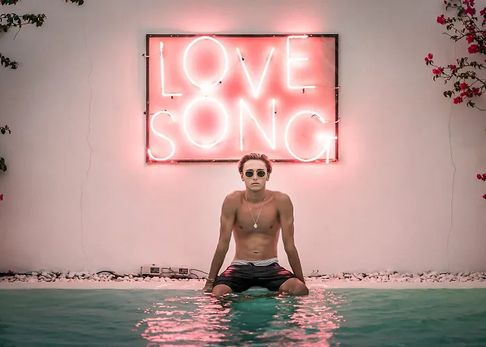 Hotel Song